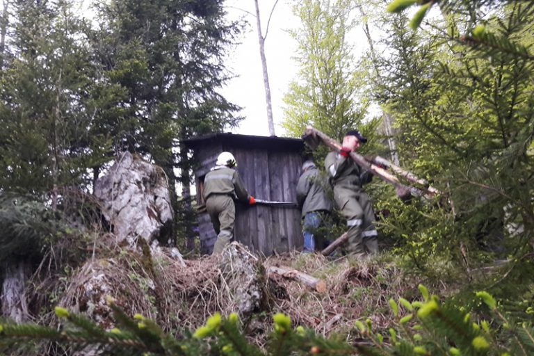 Monatsübung: Eingeklemmte Person