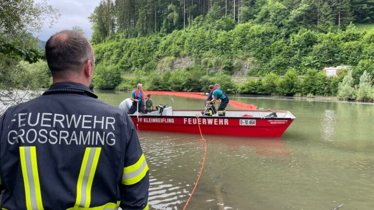 Ölaustritt in die Enns
