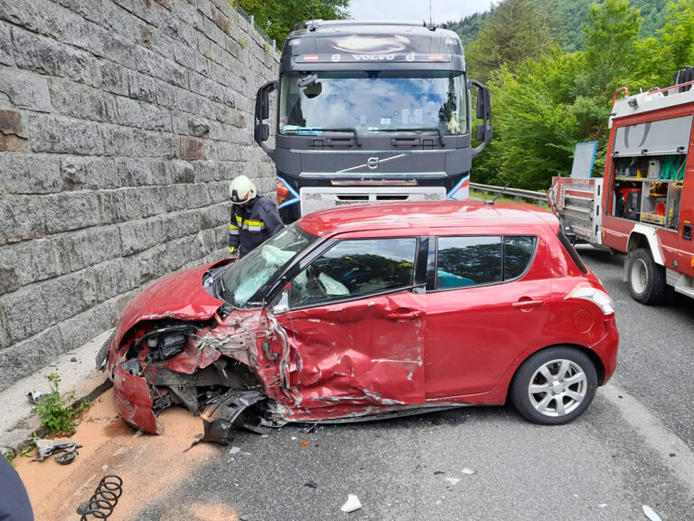 Verkehrsunfall mit 3 Fahrzeugen